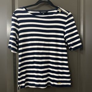 Striped half sleeve shirt with zipper detail on shoulder